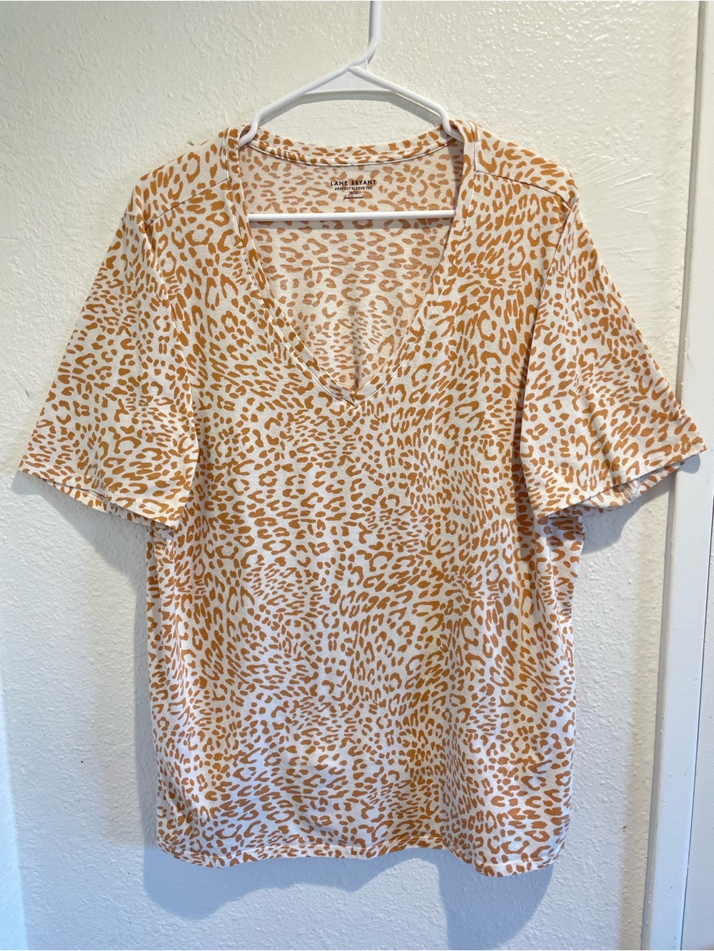 🐾 Lane Bryant Perfect Sleeve Leopard Print V-Neck Tee ✨ Size 18/20